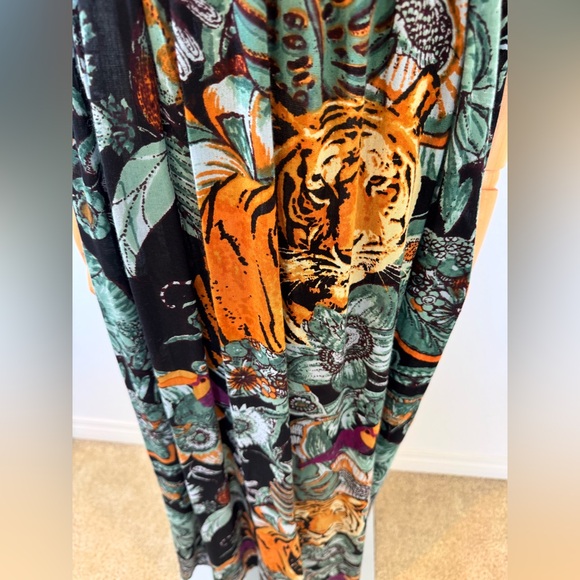 Cost Plus World Market Orange and Green Tiger Flutter Sleeve V-Neck Dress - Picture 4 of 9